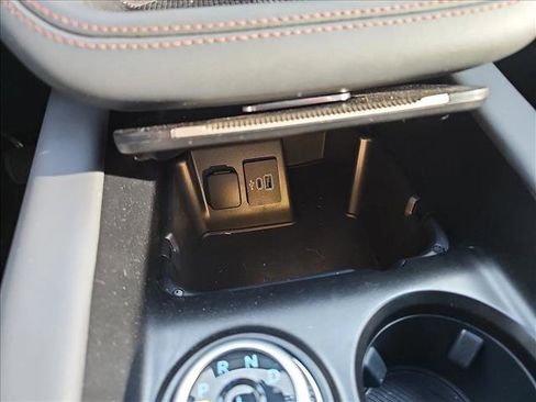 Used 2025 Ford Explorer Active w/ Active Comfort Package image 19