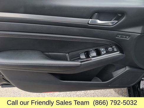 Used 2020 Nissan Altima 2.0 Platinum image 11