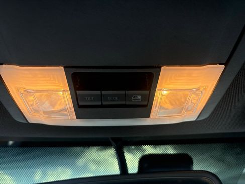 Used 2013 Ford F150 Platinum image 12