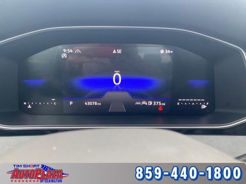 Used 2025 Volkswagen Jetta SE FWD image 4
