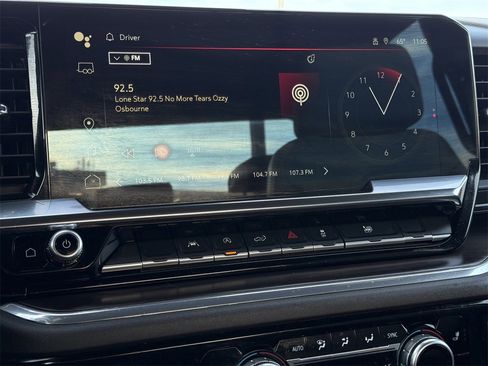 Used 2024 GMC Sierra 1500 SLT image 17