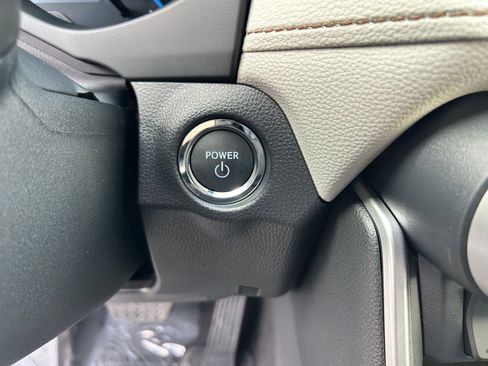 Used 2025 Toyota RAV4 XLE image 17