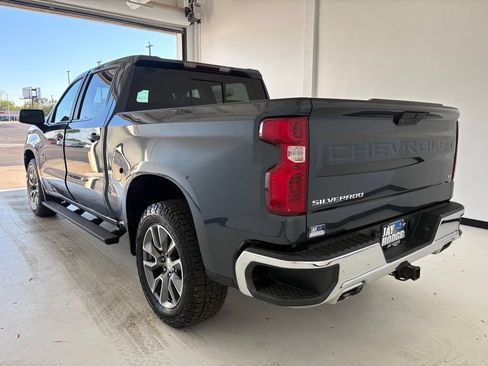 Used 2022 Chevrolet Silverado 1500 LT AWD/4WD image 20
