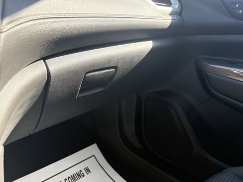 Used 2023 GMC Acadia SLE FWD image 24