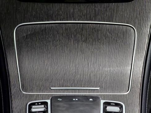 Used 2020 Mercedes-Benz GLC 300 4MATIC image 21