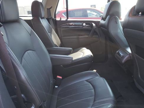 Used 2017 Buick Enclave Leather FWD image 18