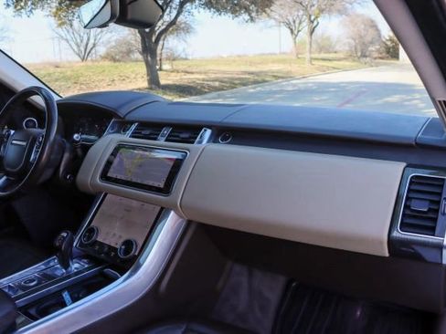 Used 2018 Land Rover Range Rover Sport HSE image 23