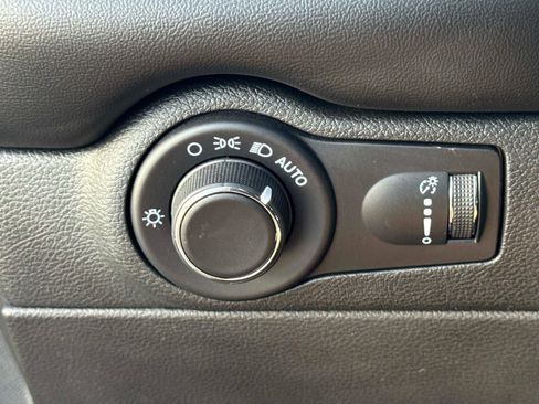 Used 2023 Dodge Durango SXT Launch Edition image 30