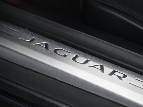 Used 2015 Jaguar F-TYPE R RWD image 17