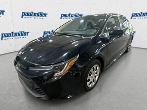Used 2025 Toyota Corolla LE FWD image 1