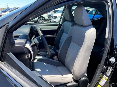 Used 2018 Toyota Corolla LE w/ Carpet Mat Package (TMS) FWD image 26