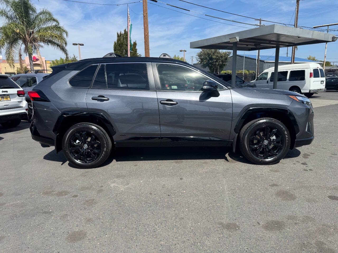 Used 2025 Toyota RAV4 XSE w/ Advanced Technology Package AWD/4WD image 8