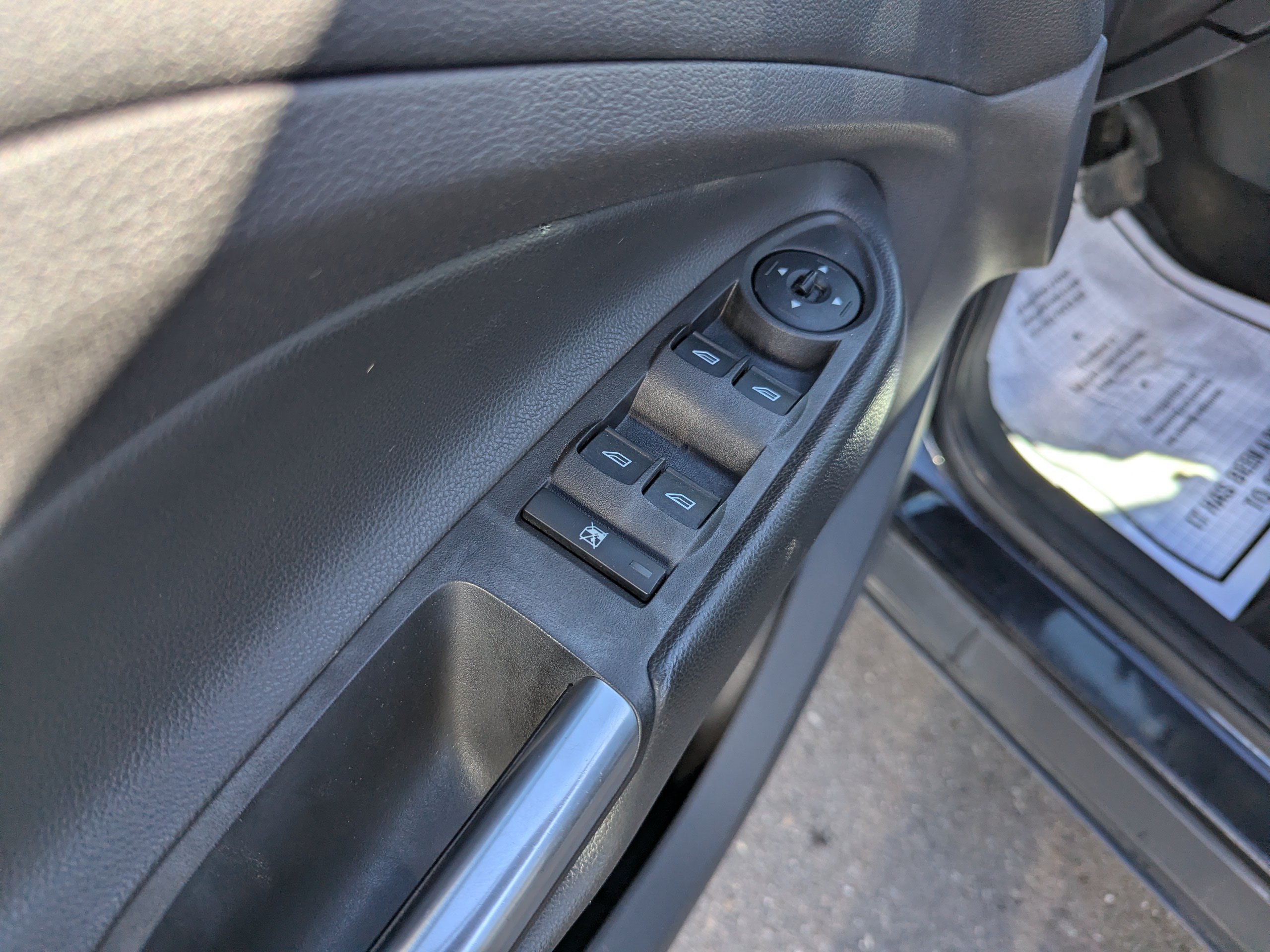 Used 2015 Ford Escape SE AWD/4WD image 11