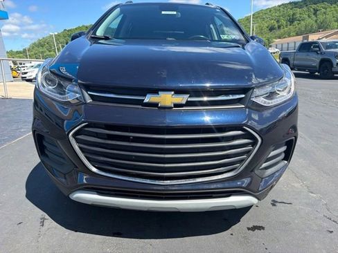 Used 2022 Chevrolet Trax LT w/ Driver Confidence Package AWD/4WD image 2