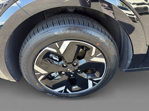 Used 2023 Kia Niro Wave FWD image 9