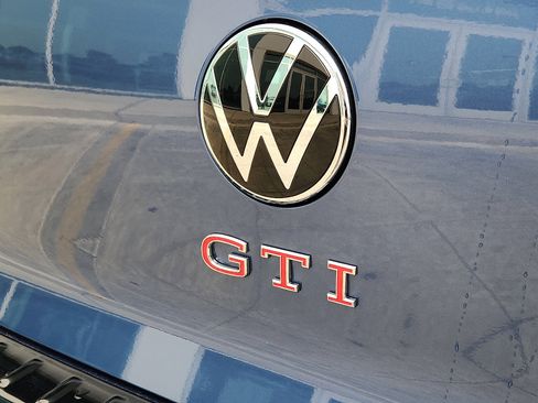 New 2026 Volkswagen GTI SE image 10
