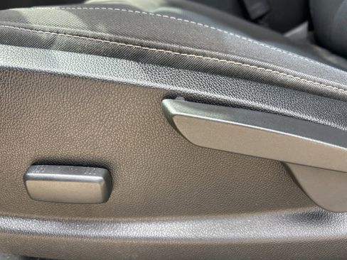 Used 2019 Chevrolet Colorado LT w/ LT Convenience Package RWD image 28