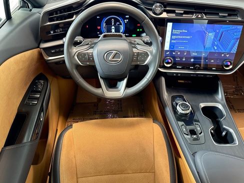 Used 2023 Lexus RZ 450e Premium image 19
