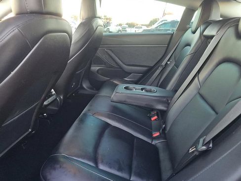 Used 2020 Tesla Model 3 Standard Range image 2