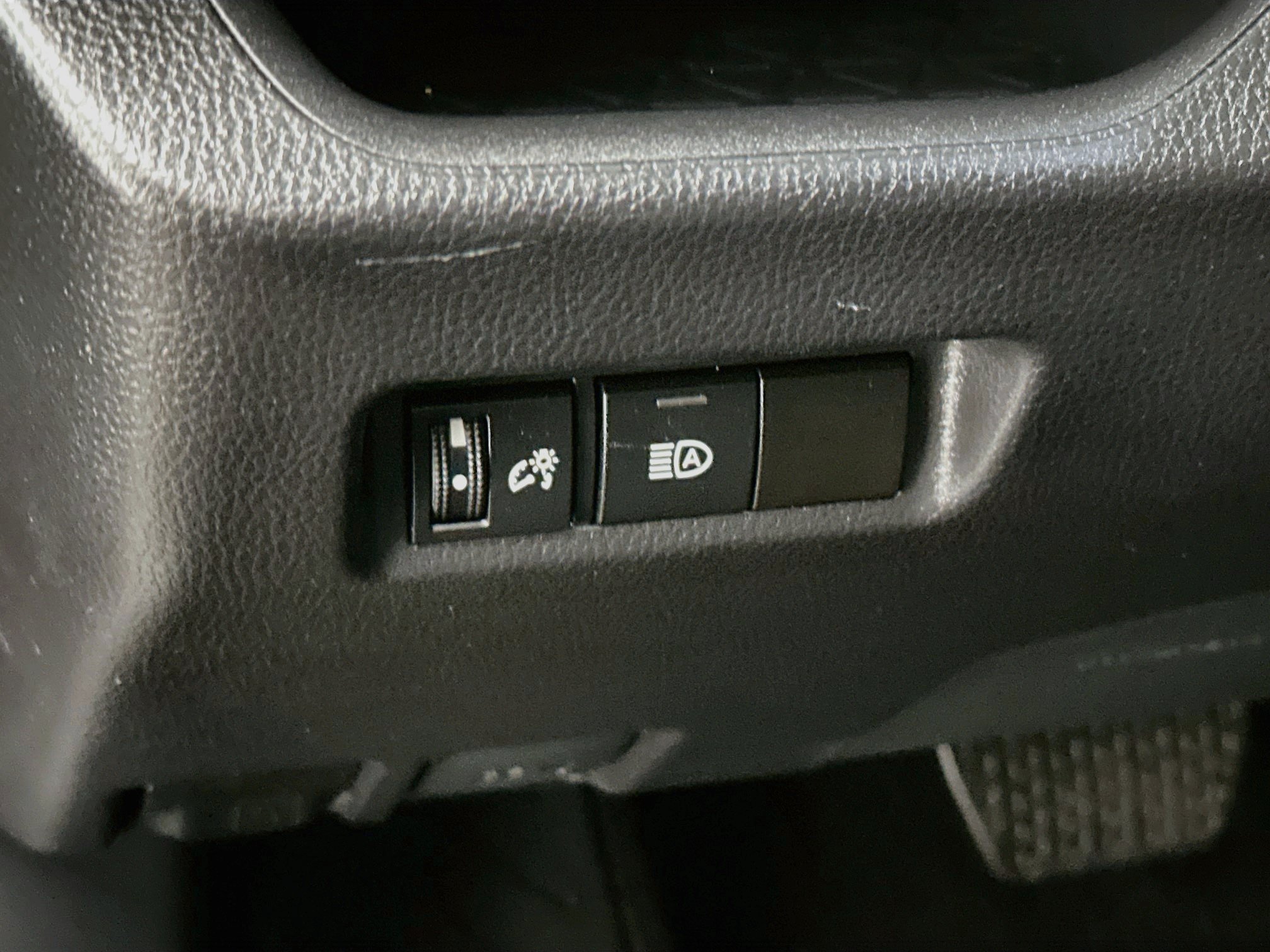 Used 2025 Toyota RAV4 LE AWD/4WD image 17