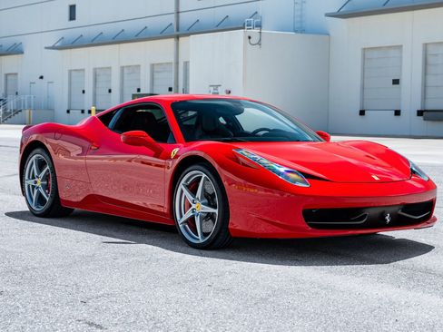 Used 2014 Ferrari 458 Italia Coupe RWD image 10
