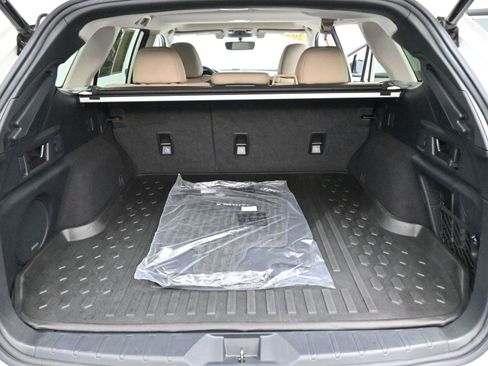 Used 2021 Subaru Outback Limited XT image 9