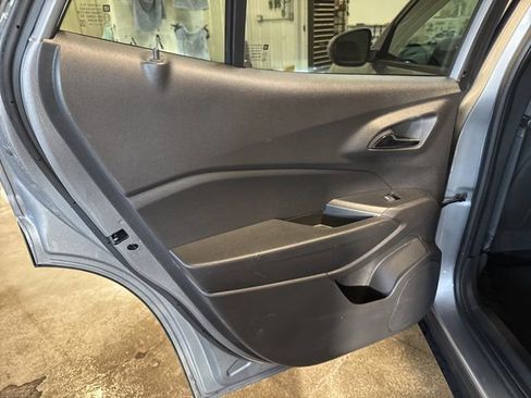 Used 2025 Chevrolet Trax LT image 20