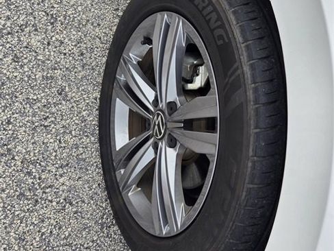 Used 2022 Volkswagen Jetta SE image 15