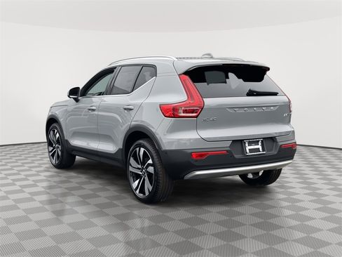 Used 2025 Volvo XC40 B5 Ultra w/ Protection Package Premier image 5