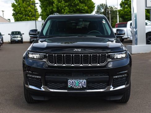 Used 2023 Jeep Grand Cherokee L Limited AWD/4WD image 7