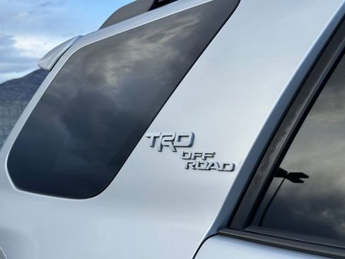 Used 2021 Toyota 4Runner TRD Off-Road AWD/4WD image 15
