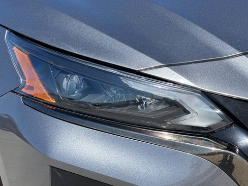 Used 2024 Nissan Altima 2.5 SR FWD image 12