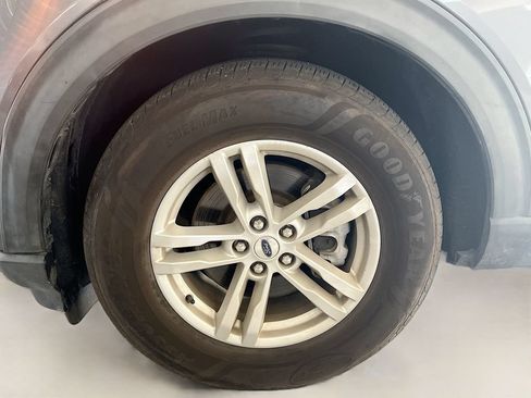 Used 2021 Ford Explorer XLT RWD image 30