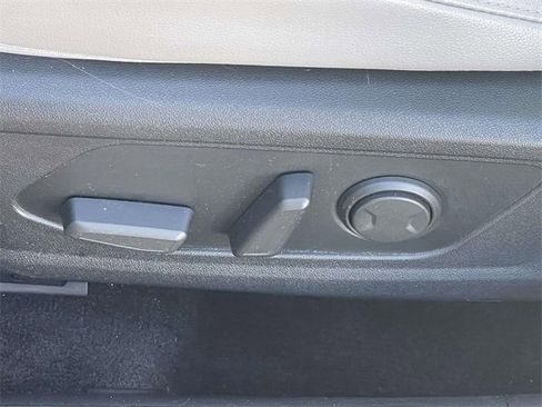 Used 2021 Hyundai Elantra Limited w/ Cargo Package image 12