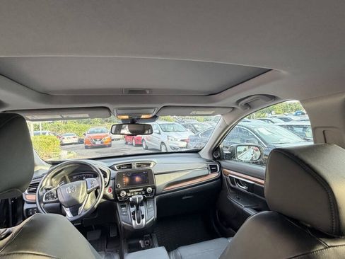 Used 2018 Honda CR-V Touring image 12
