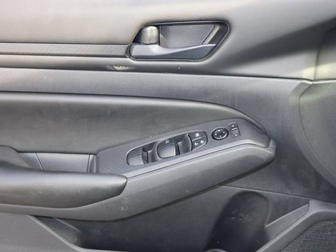 Certified 2025 Nissan Altima 2.5 S FWD image 18