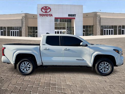 Certified 2024 Toyota Tacoma SR5 image 9