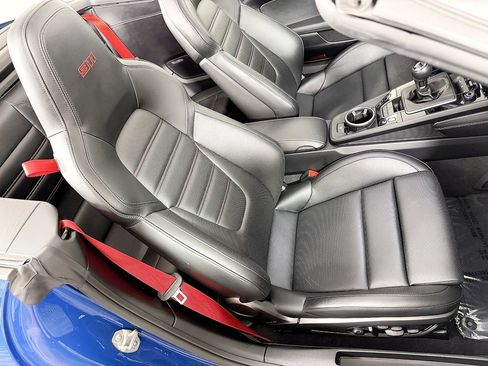 Used 2023 Porsche 911 Cabriolet image 60