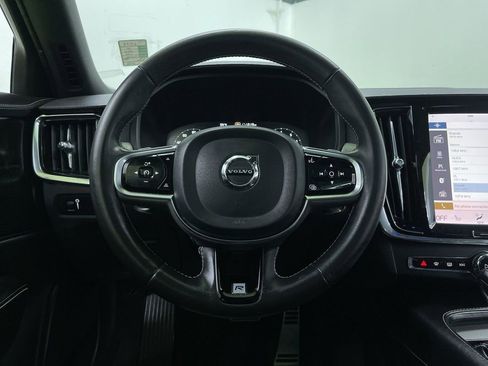 Used 2020 Volvo S90 T6 R-Design image 21