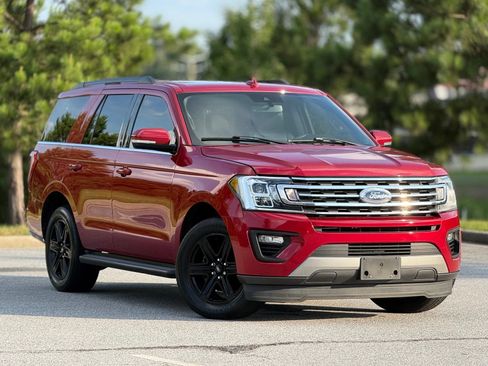 Used 2020 Ford Expedition XLT w/ Equipment Group 201A RWD image 13