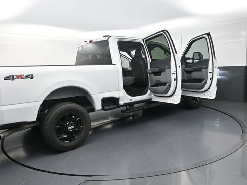 Used 2024 Ford F250 XL w/ STX Appearance Package AWD/4WD image 36