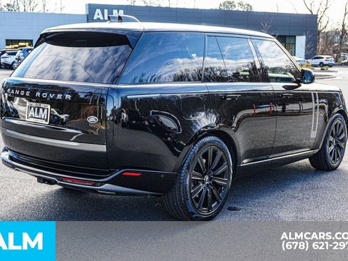 Used 2023 Land Rover Range Rover SE image 6
