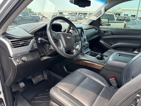 Used 2019 Chevrolet Tahoe LT w/ Luxury Package RWD image 7