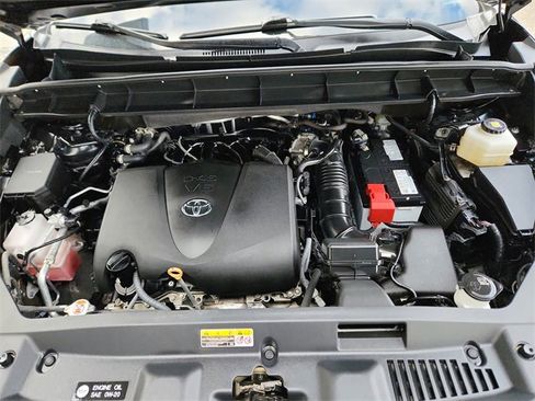 Used 2022 Toyota Highlander XLE image 16