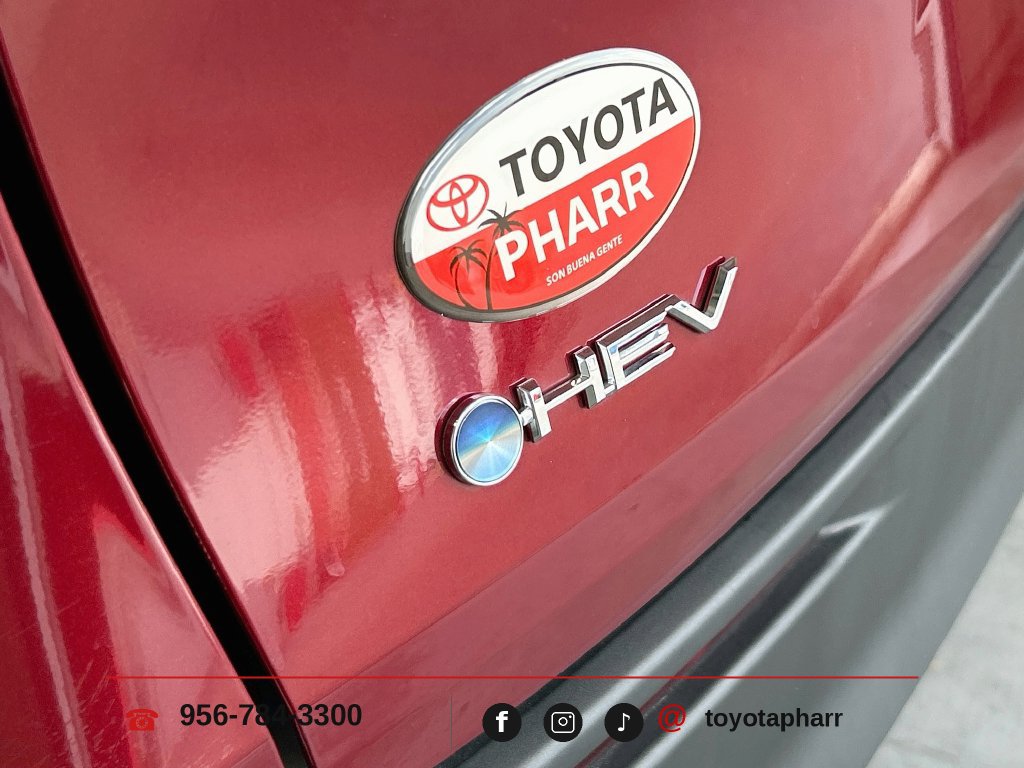 Used 2025 Toyota Sienna LE FWD image 19