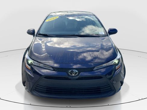 Used 2025 Toyota Corolla LE FWD image 2