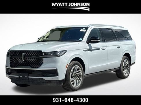 Used 2025 Lincoln Navigator L Reserve AWD/4WD image 1