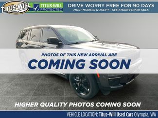 Used 2023 Jeep Grand Cherokee L Limited w/ Black Appearance Package video 1