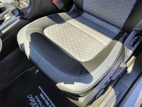 Used 2022 Chevrolet Colorado Z71 image 11