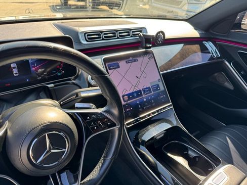 Used 2022 Mercedes-Benz S 580 4MATIC Sedan w/ AMG Line Package image 27